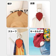 帽子クリップ 帽子ホルダー グローブクリップ 手袋クリップ 磁石 マグネット 服飾小物 ファッション小物 レディース 女性 女子 婦人 帽子収納 落下防止 紛失防止 旅行 散歩 お出掛け アウトドア 持ち運び レザー調 リーフ ハート 装飾 キーホルダー キーリング かわいい お洒落 便利