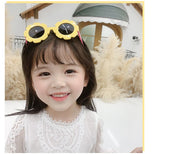 ミニサングラス 子供用 キッズ ジュニア 女の子 男の子 カラーフレーム フラワー 花 丸型 ラウンド型 日除け 紫外線対策 UV対策 可愛い おしゃれ お出掛け 旅行 リゾート 海 女子 男子 こども用