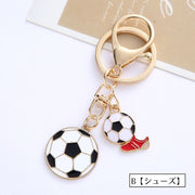 キーホルダー キーリング カラビナフック メタリック 金属製 メタル スマートキー 鍵 カギ かぎ サッカー 球技 スポーツ かわいい おしゃれ かっこいい シンプル スタイリッシュ 便利 部活 お揃い プレゼント 贈り物 ギフト ゴールドカラー