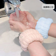 リストバンド 洗顔用 2個セット 両手用 吸水 洗面用 バンド 手首 ウォッシュバンド 袖口 腕 メイク落とし 袖濡れ防止 服濡れ防止 ふわふわ もこもこ かわいい シンプル 単色