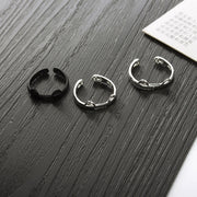 指輪 オープンリング アクセサリー レディース キッズ 女性用 ネコ 猫耳 しがみつき おしゃれ かわいい ガーリー キュート ギフト プレゼント お出かけ デイリー カジュアル ブラック シルバーカラー ファッション小物