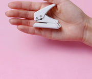 穴あけパンチ 1穴 紙用 穴径6mm ミニ 小型 コンパクト 事務用品 文房具 文具 ステーショナリー ハンディ 持ち運び 携帯 穴あきパンチ ルーズリーフ ファイリング DIY 便利 家庭 オフィス