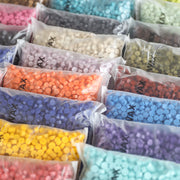 シーリングワックス 封蝋 シーリングスタンプ用品 セット 500g 約1620粒 小粒 カラフル 結婚式 招待状 手紙 ギフト ラッピング おしゃれ かわいい 手作り ハンドメイド カラバリ豊富