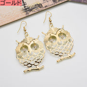 ピアス フック レディース アクセサリー フクロウ モチーフ ゴールドカラー シルバーカラー ブラック ぶらさがり 揺れる おしゃれ 上品 結婚式 お呼ばれ 大人 カジュアル 女性 ギフト プレゼント ファッション小物