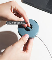 ケーブルホルダー コードリール式 巻き取り 充電ケーブル収納 すっきり 便利 絡まない 携帯 持ち運び 整理 アダプター収納 シンプル コンパクト