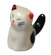 箸置き はしおき カトラリーレスト 単品 はし置き テーブル小物 箸休め 箸枕 食器 卓上小物 陶器 猫デザイン かわいい 和風 ほっこり キャット 三毛猫 ネコ キュート おしゃれ インテリア小物 テーブル小物 プレゼント 贈り物 白 黒 茶