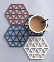 コースター 同色2個セット コップ置き キッチン用品 キッチングッズ 滑り止め 防水 衛生的 六角形 三角形 無地 単色 お洒落 可愛い シンプル クール ブラック ホワイト 黒 白