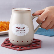 コースター 同色2個セット コップ置き キッチン用品 キッチングッズ 滑り止め 防水 衛生的 六角形 三角形 無地 単色 お洒落 可愛い シンプル クール ブラック ホワイト 黒 白