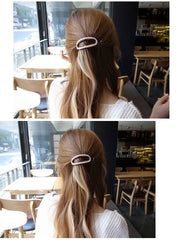 バナナクリップ ヘアクリップ 髪留め レディース 女性 ヘアアクセサリー ラインストーン キラキラ ハーフアップ フルアップ フ 仕事 職場 大人 ファッション雑貨 小物 スクエア オーバル 四角 長方形 楕円 ラウンド ブラック 黒 ブラウン クリア シンプル シック おしゃれ 普段使い 春 夏 秋 冬 普段使い