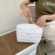 化粧ポーチ メイクポーチ コスメポーチ バニティバッグ レディース 小物入れ 大容量 キルティング ハート かわいい 化粧道具 収納 女性