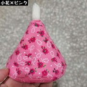 鍋つかみ キッチンミトン 片手 左右兼用 三角 耐熱 吊りひも付き 吊り下げ 収納便利 厚手 かわいい おしゃれ
