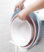 バスラック 浴室用ラック 折り畳み式 おりたたみ 開閉式 洗面器 フック付き 小物収納 貼り付け 粘着式 穴あけ不要 お風呂 スポンジ掛け キッチン 台所 カゴ ザル 鍋蓋 ふた フタ 収納 乾燥 置き場