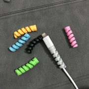 ケーブル保護カバー 4個セット ケーブルプロテクター 充電ケーブル保護 断線防止 スマホアクセサリー ツイスト スパイラル スマホ スマートフォン タブレット USBケーブル PCケーブル