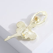 ブローチ ラインストーン バレリーナ レディース アクセサリー キラキラ おしゃれ きれいめ 上品 華やか エレガント 豪華 ゴージャス 可愛い かわいい 大人 女性用 婦人用 ジュエリー 記念日 誕生日 プレゼント 贈り物 ギフト パーティー イベント 結婚式 入学式 卒業式 入園式 卒園式 ワンポイント ファッション 雑貨 小物 ゴールド シルバー