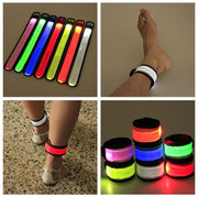 アームバンド 光る腕バンド 発光リストバンド LEDライト 電池式 ワンタッチ ランニング ジョギング ウォーキング 夜間安全対策 ナイトラン 点滅 点灯 夜道 犬の散歩 事故防止 生活防水 パッチンバンド くるっと巻き付く レッド レインボー ブルー ホワイト ピンク サイクリング マラソン