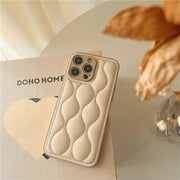 iPhone用ケース iPhone用カバー スマホケース スマホカバー レザー調 背面保護 傷予防 保護カバー キルティング風 携帯ケース アイフォン用ケース スマートフォンカバー  iPhone17 iPhone16 iPhone16Pro iPhone15 15Pro  iPhone13 13Pro 13ProMax iPhone14