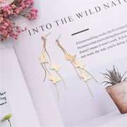 ピアス イヤリング レディース アクセサリー 蝶 チョウ バタフライ ロング ゴールドカラー シルバーカラー ぶら下がるタイプ 揺れる かわいい カジュアル おしゃれ プレゼント ミニギフト 誕生日