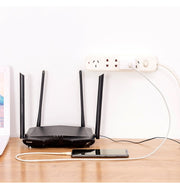 電源タップホルダー 4個セット 壁掛けホルダー 電源タップ コンセント コード ケーブル 壁掛け 収納 固定 粘着タイプ 粘着 簡単取り付け 取り外し ワンタッチ