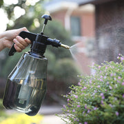 霧吹き 1.5L スプレーボトル ガーデニング用品 園芸 水やり 観葉植物 花 植木鉢 鉢植え きりふき 半透明 クリアカラー おしゃれ かわいい スタイリッシュ ガーデン 庭 日用品雑貨