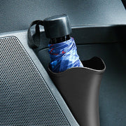 車用傘ホルダー 車内収納用品 カー用品 カーアクセサリー 折りたたみ傘入れ 傘立て 車載 吊り下げ式 収納 ごみ入れ 小物入れ ヘッドレスト 防水 水滴対策 後部座席 多用途 ドリンクホルダー アンブレラケース フック 取り付け簡単 単色 無地 便利グッズ 黒
