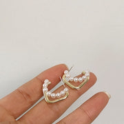 ピアス スタッドピアス アクセサリー レディース 女性用 おしゃれ かわいい シンプル ギフト 記念日 誕生日 プレゼント 贈り物 ファッション小物 金色