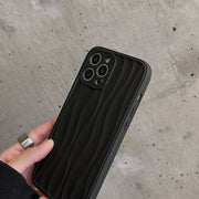 iPhoneケース スマホケース ソフトケース 背面保護 傷防止 汚れ防止 シンプル ウェーブ 波 立体 お洒落 iPhoneカバー スマホカバー スマートフォンケース ブラック 黒 アイフォンケース プチギフト 贈り物