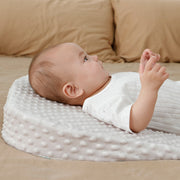 ベビー枕 吐き戻し防止枕 ピロー まくら クッション 傾斜 ベビー 赤ちゃん 新生児 ベビー用品 凹凸 両面 嘔吐防止 鼻詰まり 滑り止め すっぽり 洗える かわいい