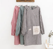 割烹着 かっぽう着 エプロン スモック風 レディース 保育士 作業服 袖付き 長袖 ポケット 料理 キッチン ガーデニング 防水 撥水 ワークエプロン 大人用 介護士 看護師 ストライプ ロング ゆったり 体型カバー 丸首 ラグラン パフスリーブ 袖口ゴム 動きやすい 着脱簡単 汚れ防止 ロゴ おしゃれ 飲食店 美容院 幼稚園 カフェ 女性 ギフト 贈り物 母の日 敬老の日